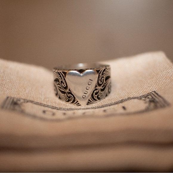 SOLD ! Authentic Gucci Sterling Silver Heart Ring US 7.5 - Picture 3 of 7